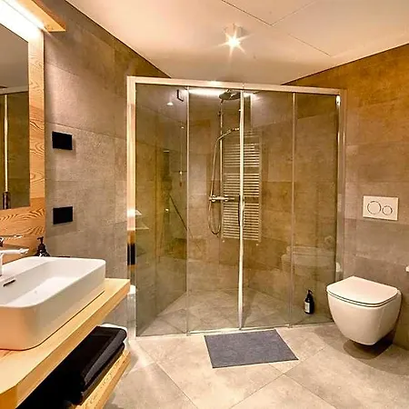 N'joy Hotel 2*